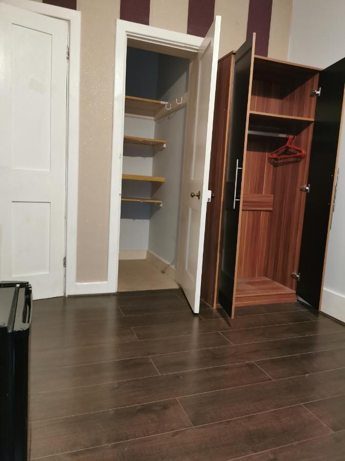 Neat Double Room Londres Extérieur photo
