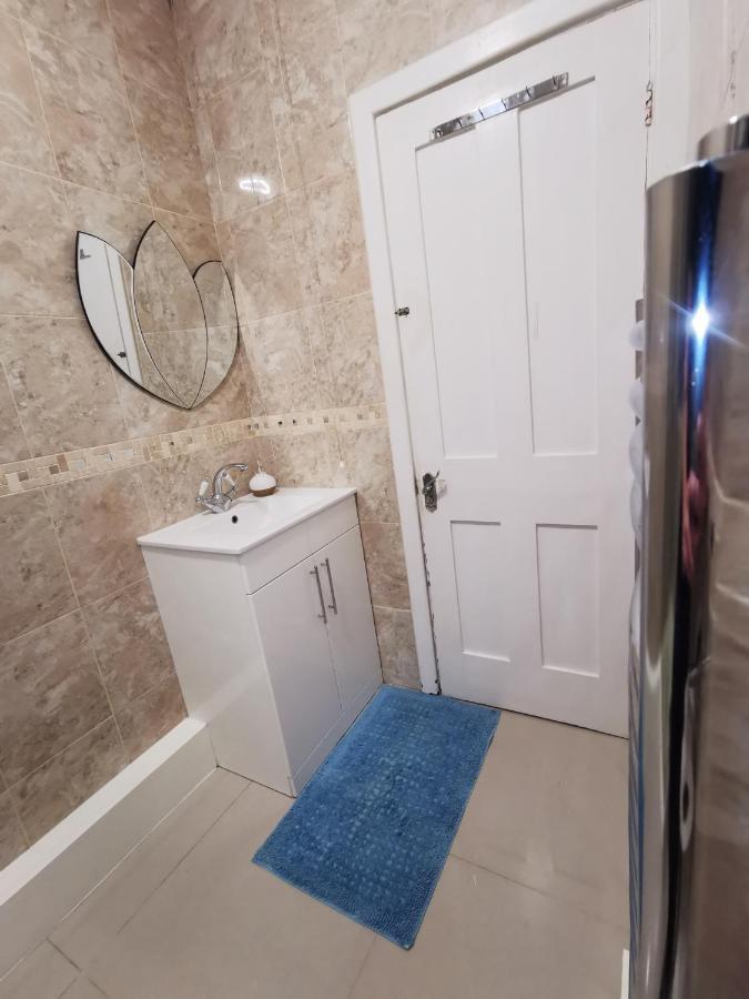 Neat Double Room Londres Extérieur photo