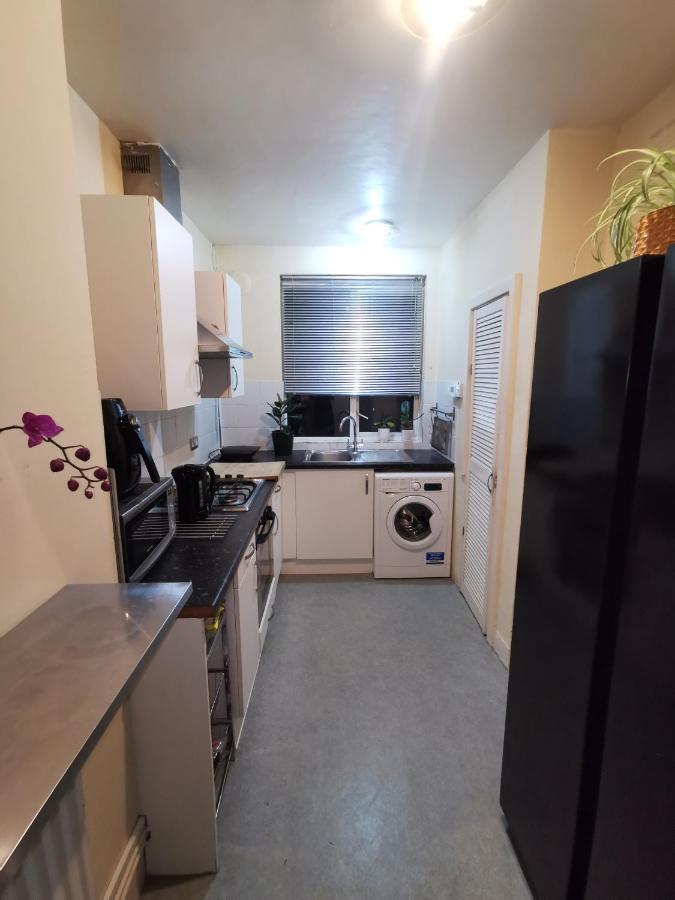 Neat Double Room Londres Extérieur photo