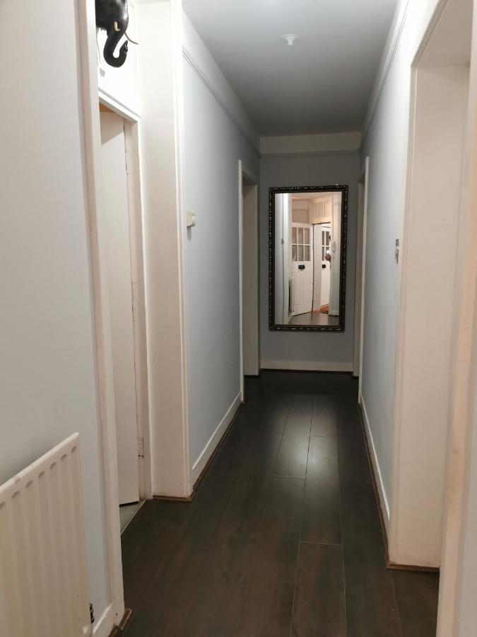 Neat Double Room Londres Extérieur photo